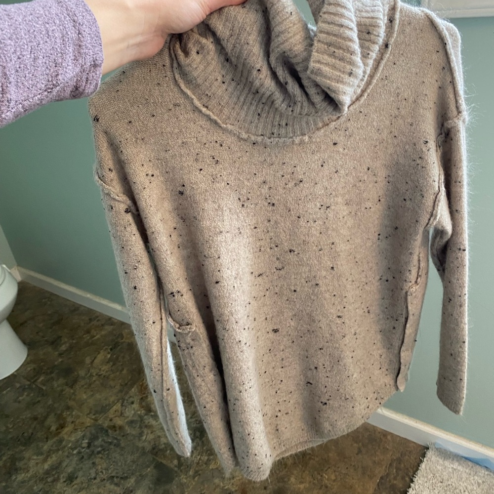 Cute long sleeve sweater it’s inside out in the picture